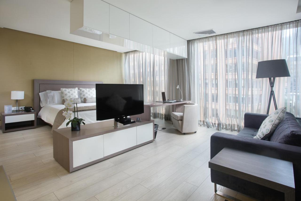Hotel 100 Luxury Suites By Preferred Bogotá Exterior foto A suite at the hotel