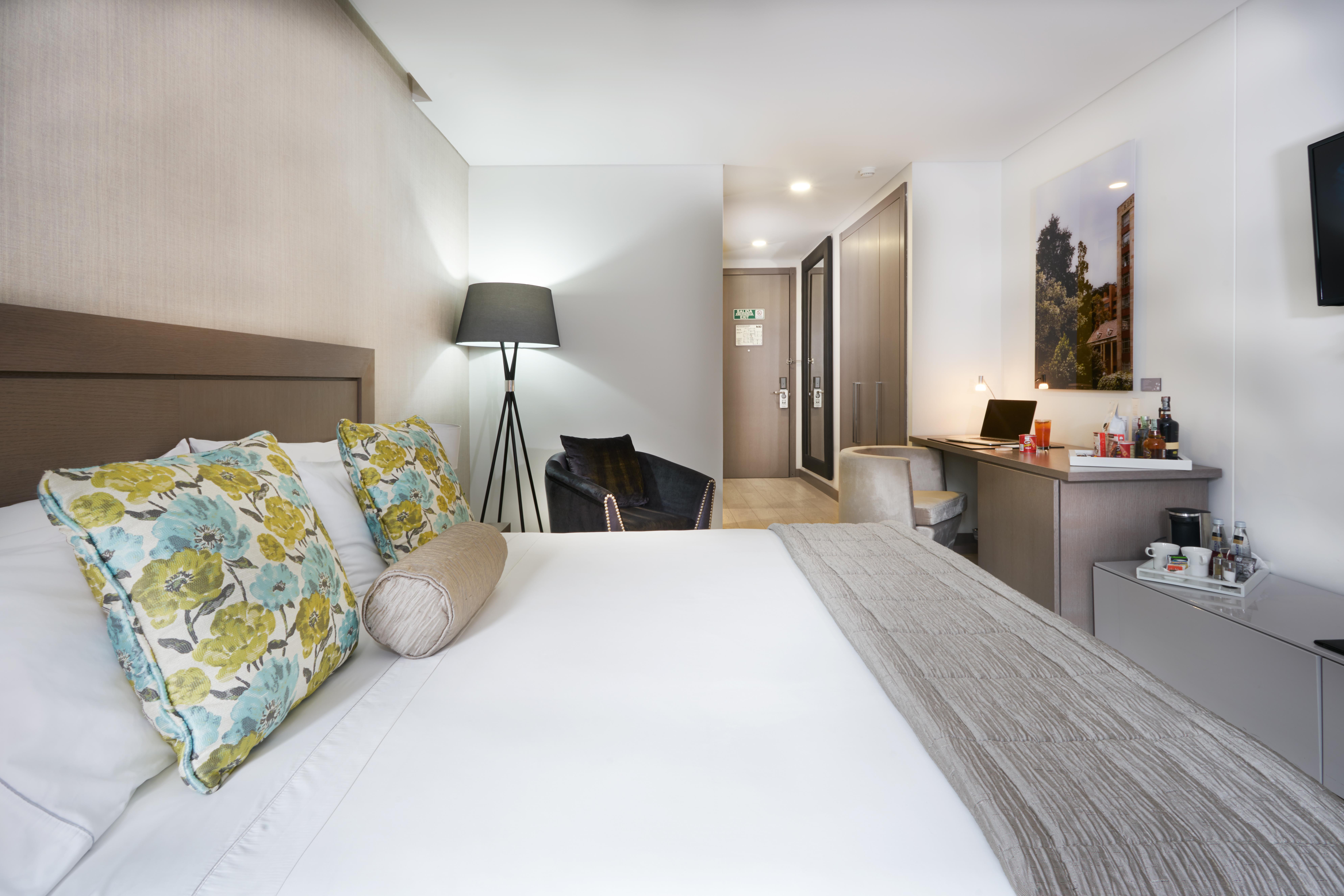 Hotel 100 Luxury Suites By Preferred Bogotá Exterior foto Deluxe Room