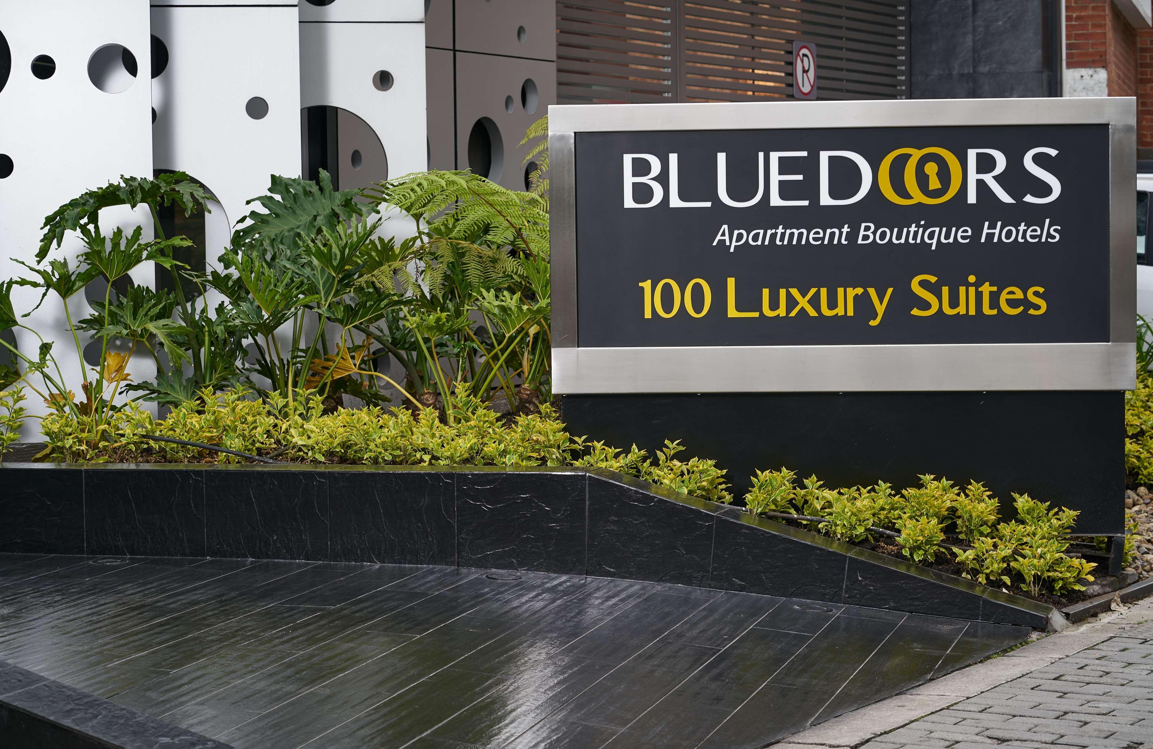 Hotel 100 Luxury Suites By Preferred Bogotá Exterior foto Bluedors