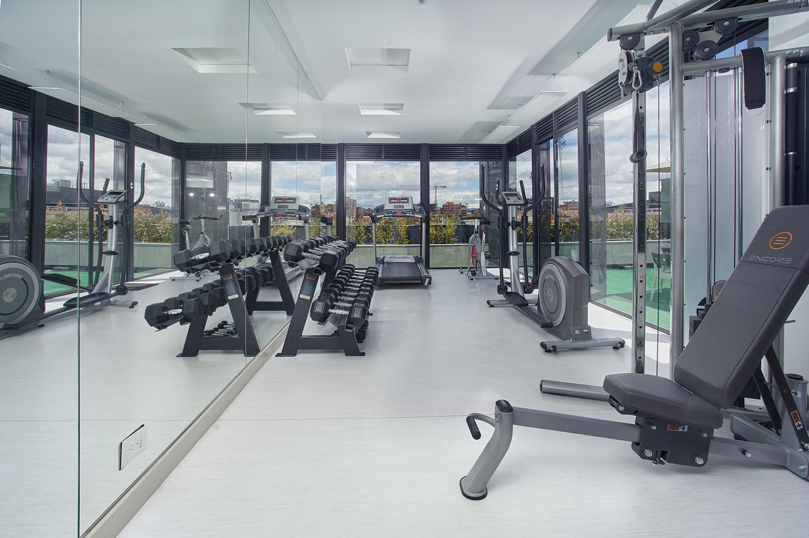 Hotel 100 Luxury Suites By Preferred Bogotá Exterior foto The gym at the London Business School