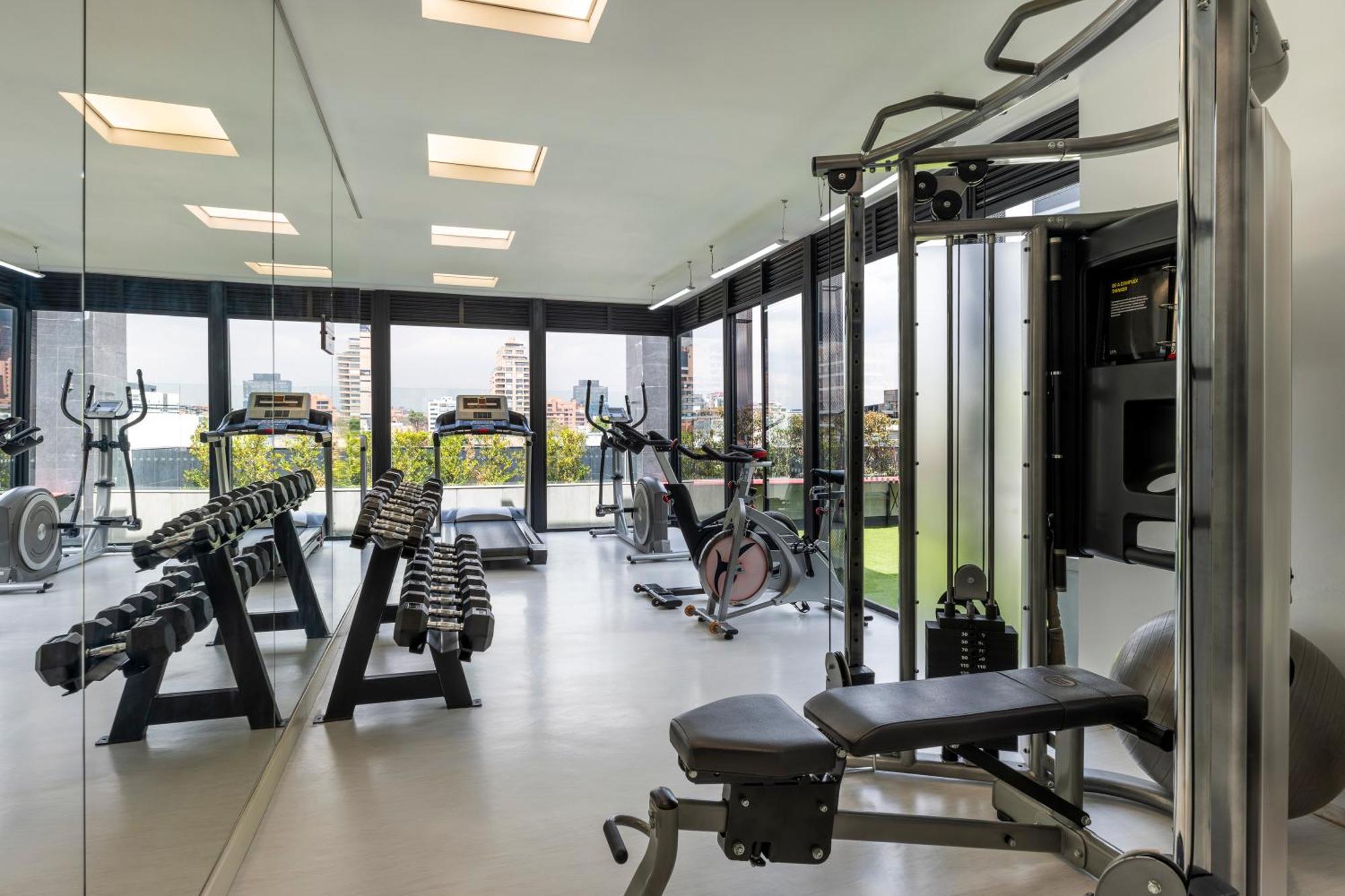 Hotel 100 Luxury Suites By Preferred Bogotá Exterior foto The gym at the 100 East 53rd Street building