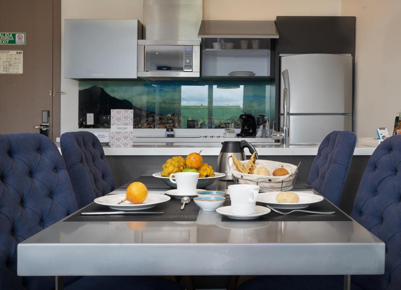 Hotel 100 Luxury Suites By Preferred Bogotá Exterior foto A modern kitchen